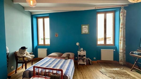 À VENDRE – BARBEZIEUX-SAINT-HILAIRE (16) – Propriété de caractère - cœur de ville