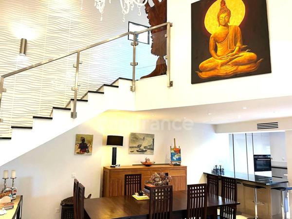 Eoures Maison principale de 5 pièces de 190 m2 sur un terrain de 2 039 m² avec piscine et une maison annexe de 49 m2 Eoures 13400