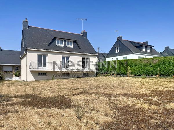 A VENDRE - Maison sur sous-sol dans le centre de Muzillac