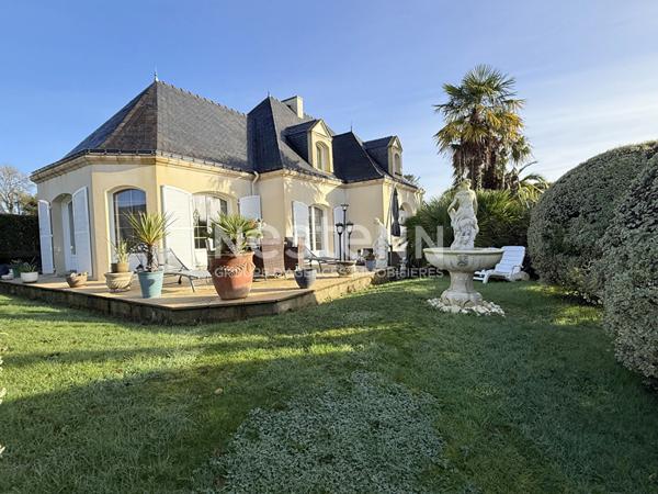 Élégante propriété de style Île-de-France au coeur de LOCMINE - 5 chambres et sous-sol complet