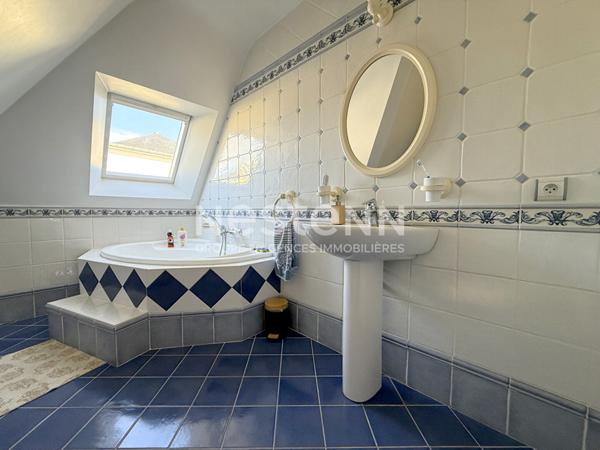 Élégante propriété de style Île-de-France au coeur de LOCMINE - 5 chambres et sous-sol complet