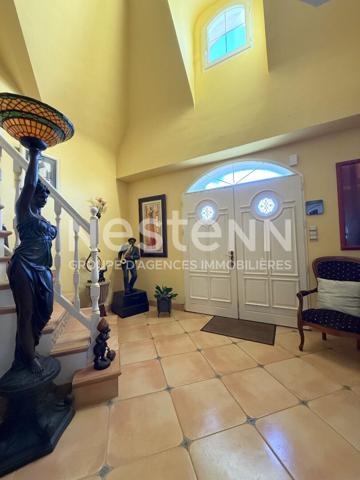 Élégante propriété de style Île-de-France au coeur de LOCMINE - 5 chambres et sous-sol complet