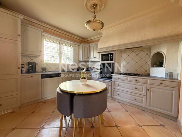 Élégante propriété de style Île-de-France au coeur de LOCMINE - 5 chambres et sous-sol complet