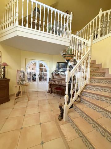 Élégante propriété de style Île-de-France au coeur de LOCMINE - 5 chambres et sous-sol complet