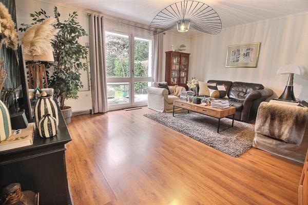 Belle maison 6 pièces 121.61 m2 THIAIS