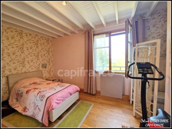 SAINT GEORGES SUR BAULCHE (89) Ensemble immobilier longère de 2 habitations communicantes, 5 chambres, 1 salle de réception, cuisine équipée, salon, 1 salle de bain, 2 salle d'eau