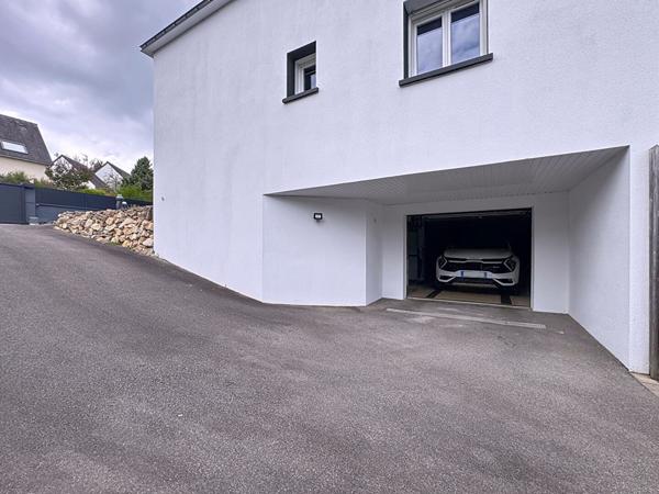 Maison contemporaine sur sous-sol total, 141m², 4 chambres - Hennebont.