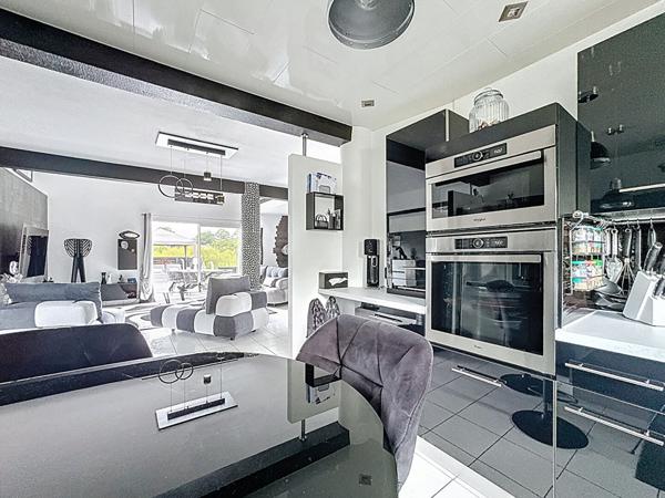 Maison contemporaine sur sous-sol total, 141m², 4 chambres - Hennebont.