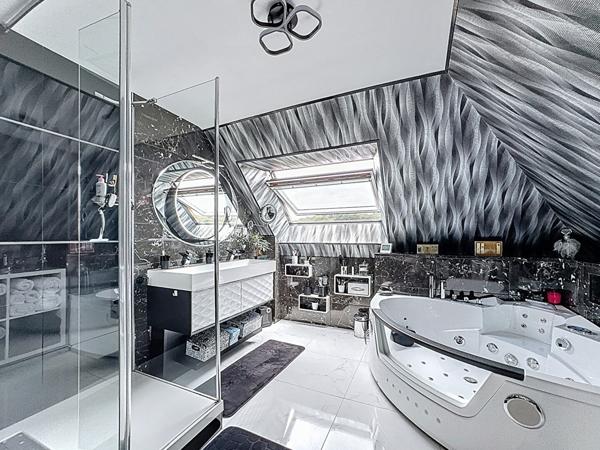 Maison contemporaine sur sous-sol total, 141m², 4 chambres - Hennebont.