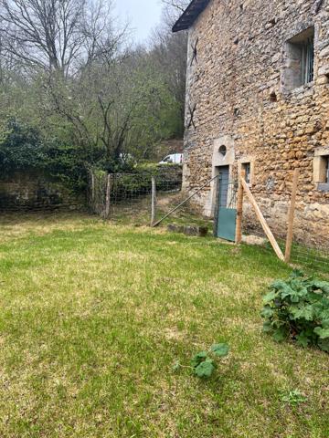 Maison située à CURZAY SUR VONNE proche LUSIGNAN et VIVONNE