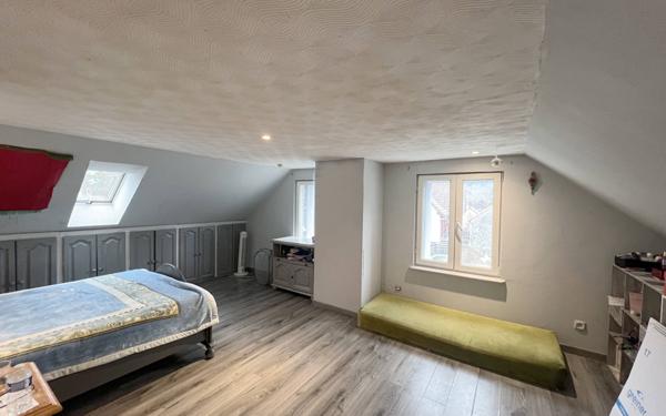 Maison à vendre    7 pièces • 156 m2 Wisches