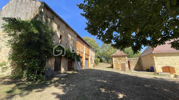 Maison en pierre de 266 m²