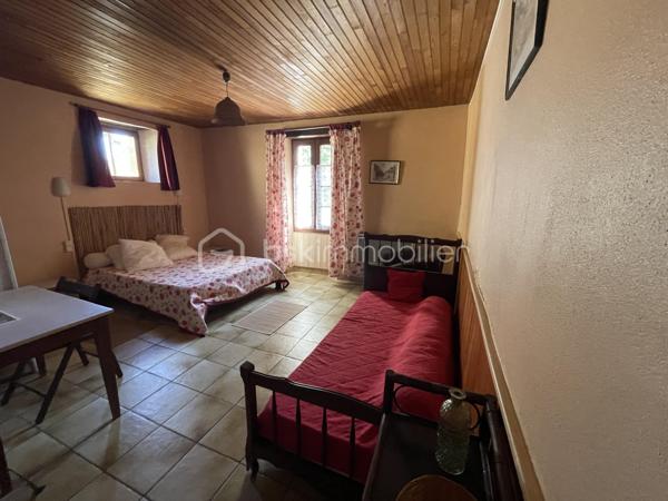 Maison en pierre de 266 m²