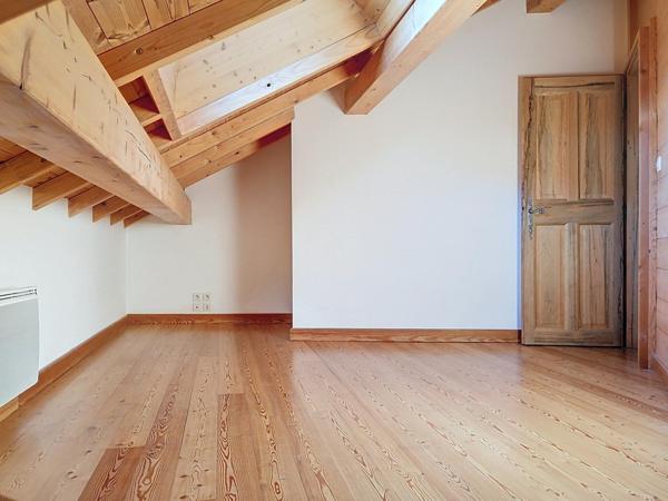 Duplex T4 au centre de Guillestre - Posez vos meubles!