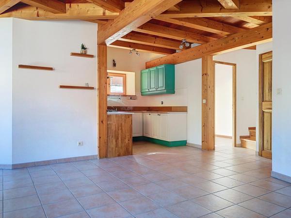 Duplex T4 au centre de Guillestre - Posez vos meubles!