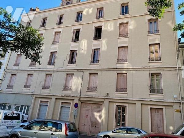 n lot de deux appartements de type T3 de 68.10m² et 83.13m² surfaces Carrez au premier étage d’