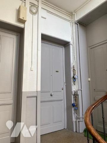 n lot de deux appartements de type T3 de 68.10m² et 83.13m² surfaces Carrez au premier étage d’