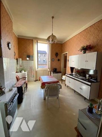 n lot de deux appartements de type T3 de 68.10m² et 83.13m² surfaces Carrez au premier étage d’