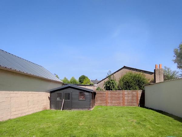 Pas de vis à vis pour cette maison à Locminé proche centre