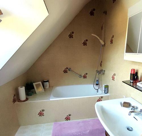 Pas de vis à vis pour cette maison à Locminé proche centre