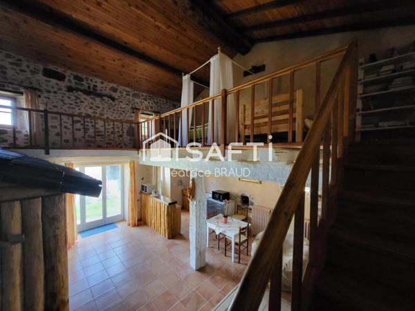 Propriété au calme dans un écrin de verdure.