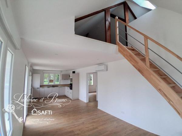 SUPERBE APPARTEMENT REFAIT A NEUF AVEC COUR PRIVATIVE