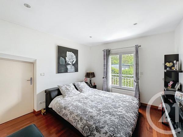 Maison à vendre  6 pièces - 164 m 2   MERIGNAC  - 33
