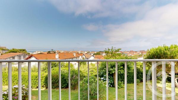Appartement F5 à vendre  5 pièces - 111,35 m 2   BIARRITZ  - 64