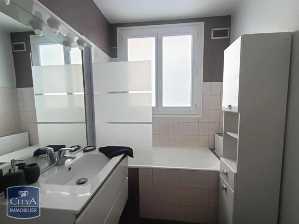 Appartement à louer 3 pièces 69.1m² Châteauroux (36000)
