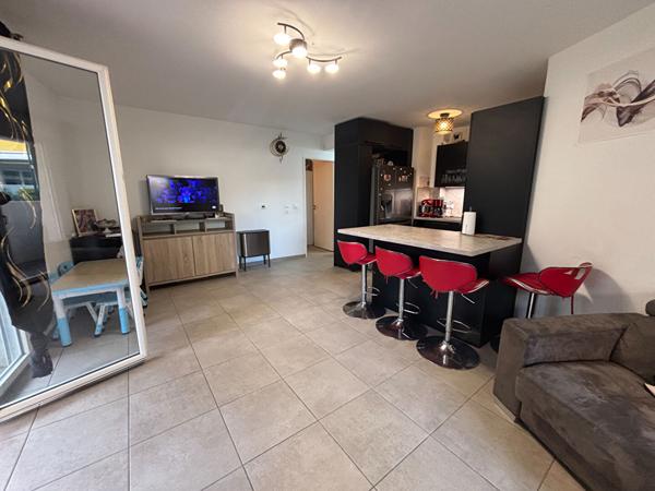 A vendre, Appartement Marseille 13ème Saint Mitre, garage, 4 pièces 80 m2, grande terrasse.