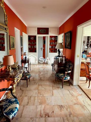 Caudéran centre - Grand T4 de 155m2 au 4ème et dernier étage avec 3 chambres, larges balcons - Studio de 25m2 - garage, cave