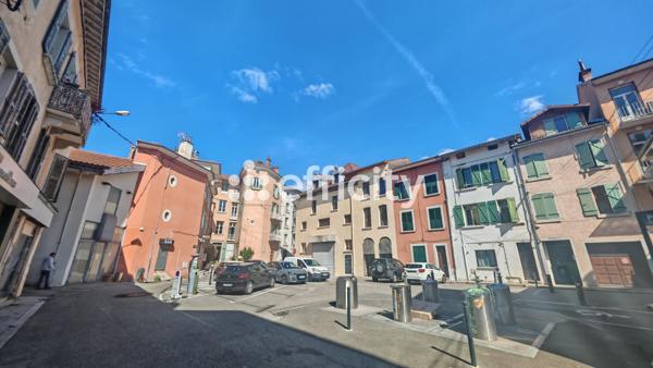 Local Commercial 10 pièces - 386 m²