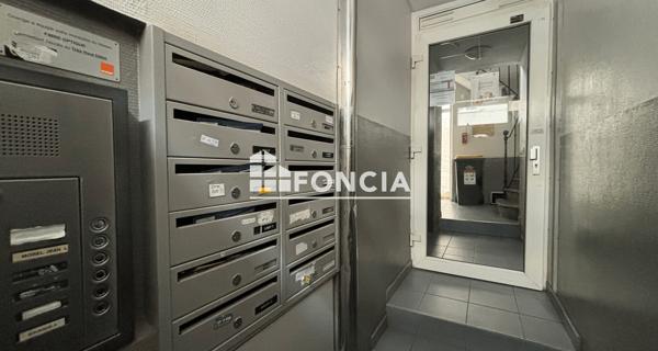 Location Studio meublé 16.21 m² - Lyon 69008