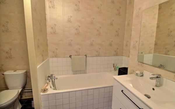 Appartement à vendre    2 pièces • 55,36 m2 Marseille 10