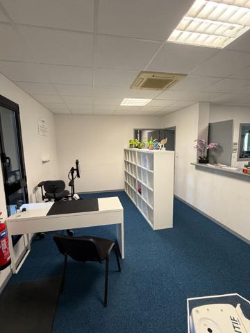 A LOUER - LIMOGES - Bureaux Limoges 105 m² - Zone ester technopole avec parking