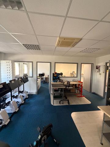 A LOUER - LIMOGES - Bureaux Limoges 105 m² - Zone ester technopole avec parking