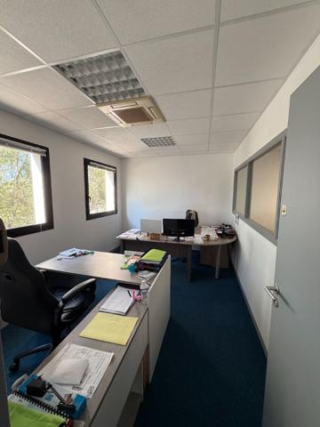 A LOUER - LIMOGES - Bureaux Limoges 105 m² - Zone ester technopole avec parking