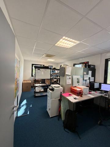 A LOUER - LIMOGES - Bureaux Limoges 105 m² - Zone ester technopole avec parking