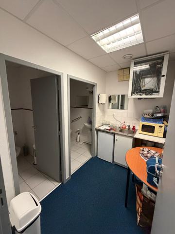 A LOUER - LIMOGES - Bureaux Limoges 105 m² - Zone ester technopole avec parking