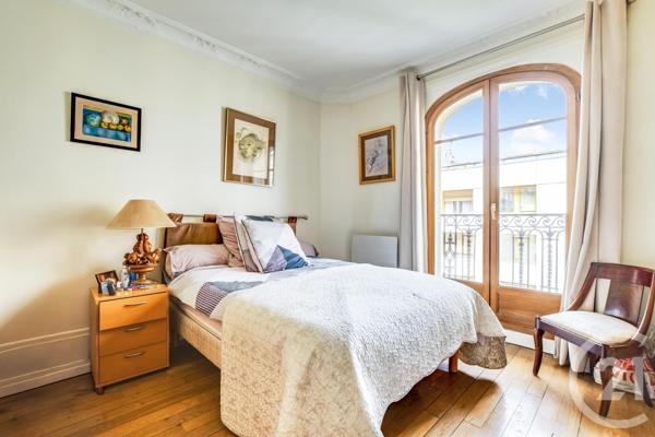 Appartement F2 à vendre  3 pièces - 62,20 m2 PARIS - 75015