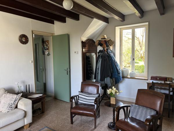 VENDU - Saint-Maur - Propriété de charme sur un terrain de 5623 m² avec vue imprenable et détails authent Saint-Maur (18270)