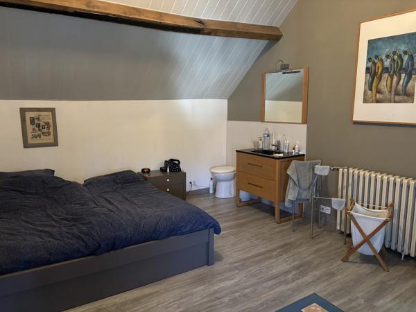 VENDU - Saint-Maur - Propriété de charme sur un terrain de 5623 m² avec vue imprenable et détails authent Saint-Maur (18270)