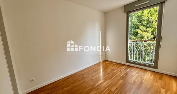 Location Appartement 4 pièces 130 m² - ÉCully 69130