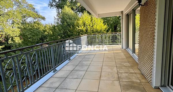 Location Appartement 4 pièces 130 m² - ÉCully 69130