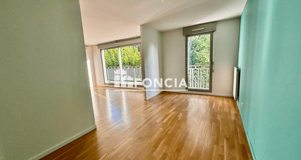Location Appartement 4 pièces 130 m² - ÉCully 69130