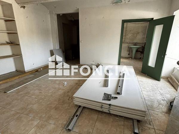 Location Local commercial 2 pièces 60 m² - 3 BIS RUE DES REBOUSSIERS PLACE DES AIRES Sommieres 30250