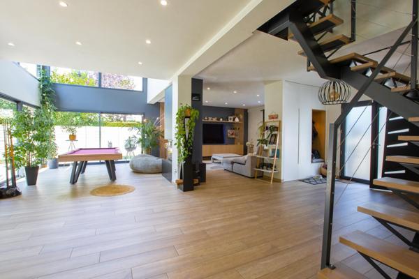 SUPERBE VILLA CONTEMPORAINE