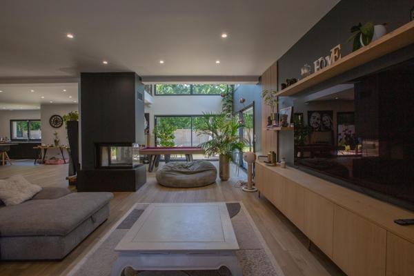 SUPERBE VILLA CONTEMPORAINE