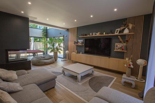 SUPERBE VILLA CONTEMPORAINE