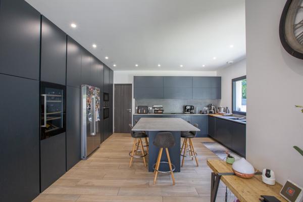 SUPERBE VILLA CONTEMPORAINE